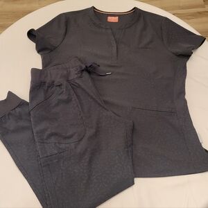 Scrub Set NWOT|Dark Gray|Top Large|Bottoms Medium